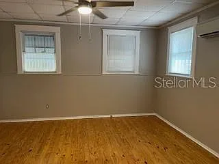 912 E Saint Clair St — Photo 4