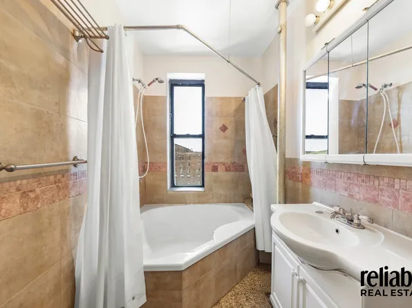 2913 Foster Avenue image 12 of 15