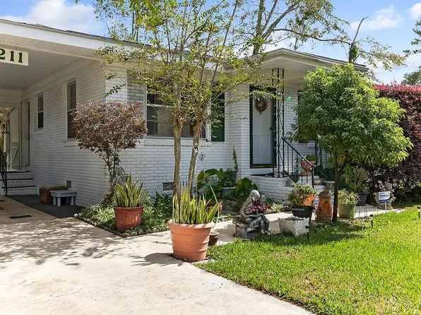 2211 Jerry Jones Dr, Valdosta, GA 31602