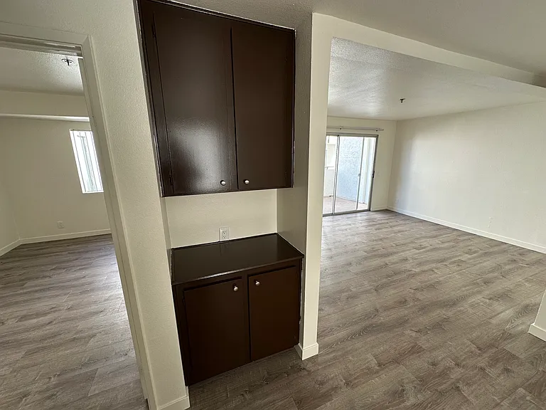 Eureka Gardens Apartments — Photo 9