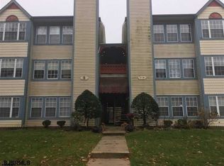 50 Trotters Ln #910, Galloway, NJ 08205