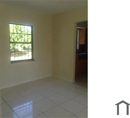 16140 NW 27th Pl — Photo 4