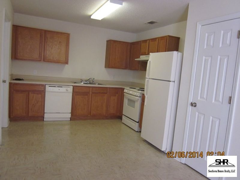 2nd image of 10150 Cove Ave APT 1
