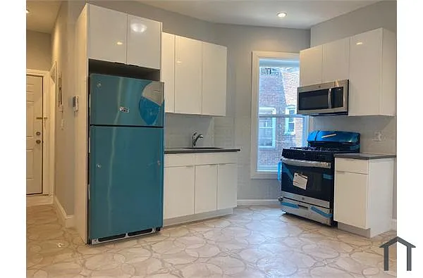 Building Photo - 593 Euclid Ave #2R