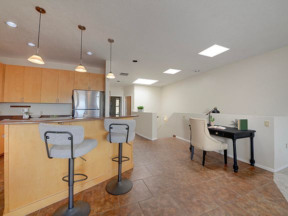 4th image of 332 Valverde Dr SE