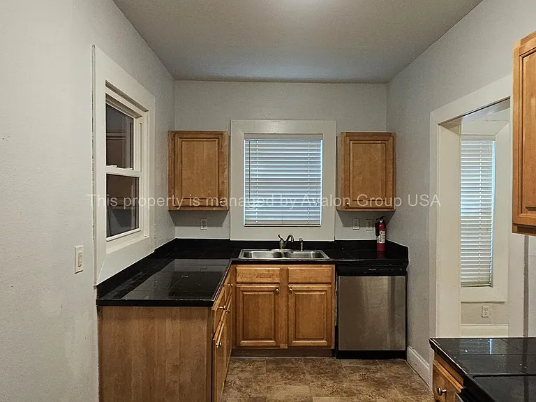 2653 College St #2653 — Photo 7