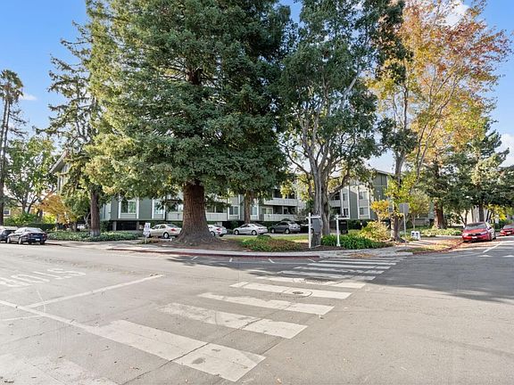 3rd image of 1458 Hudson St APT 318