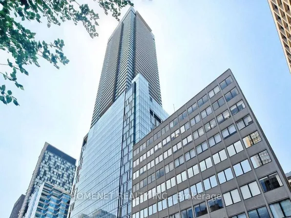 488 University Ave, Toronto, ON