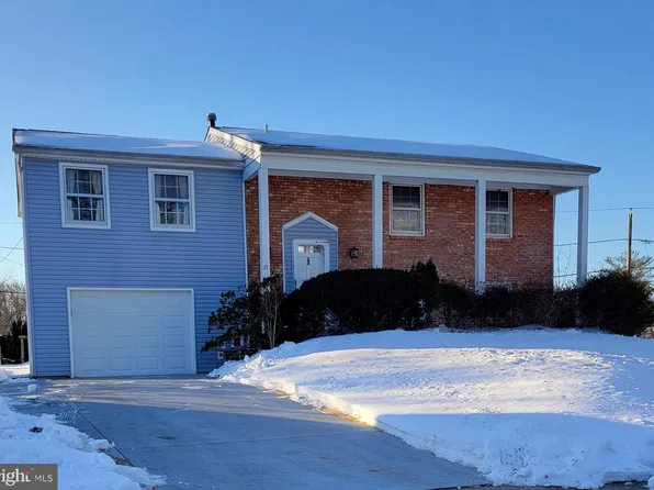 19 Neptune Ln, Willingboro, NJ 08046