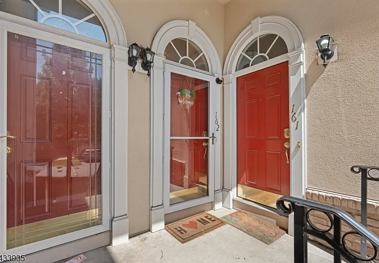 162 Blue Heron Dr — Photo 2