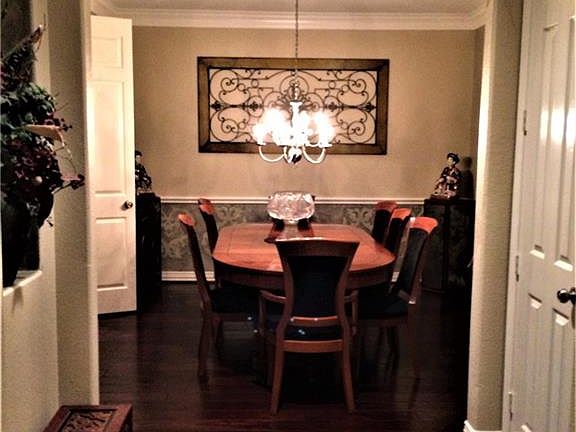 3rd image of 3871 Guadalupe Ln