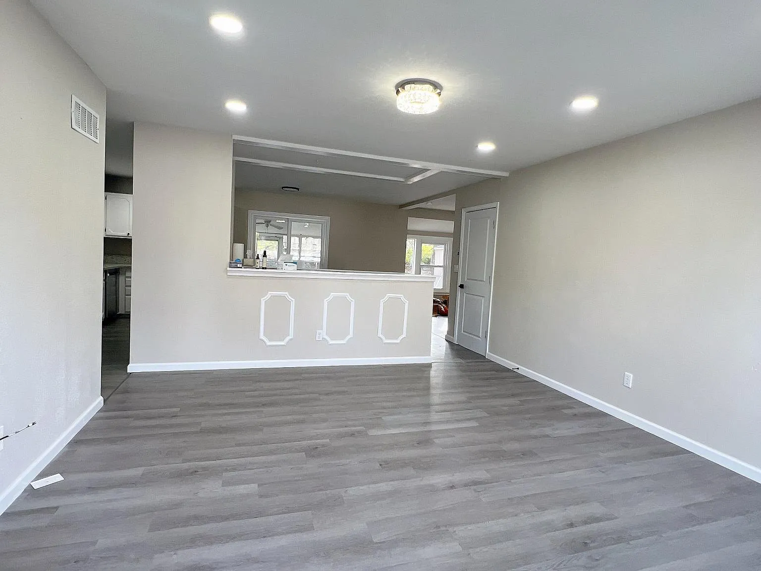 3614 Westport Dr — Photo 2