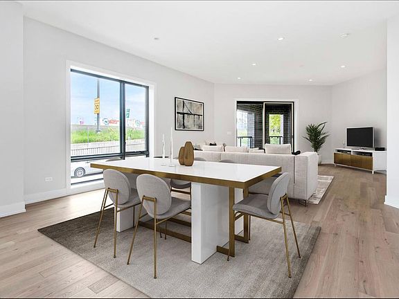 3rd image of 2048 N Wood St #1E