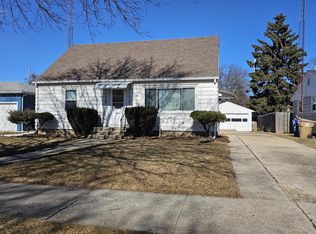 2116 33rd St, Kenosha, WI 53140