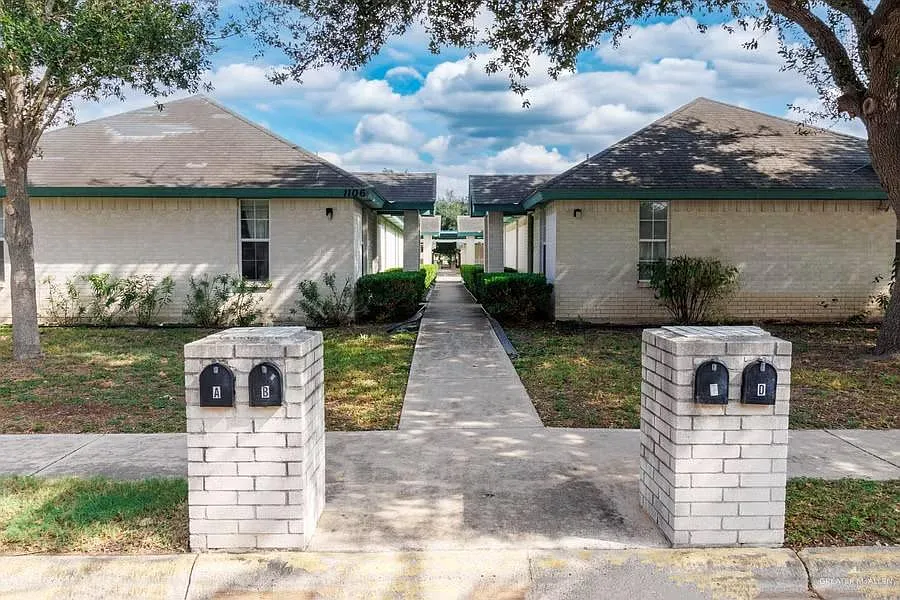 1106 Lexington Cir #2