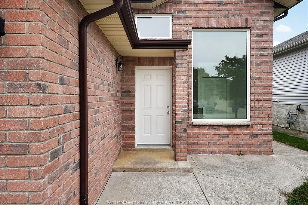 3 bed, $2,250 — Photo 3