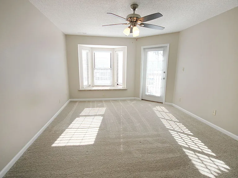 324 Shirley Ridge Dr — Photo 12