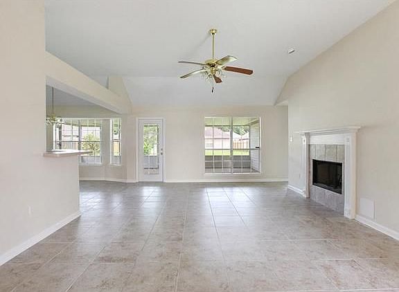 3rd image of 112 Nicole Dr