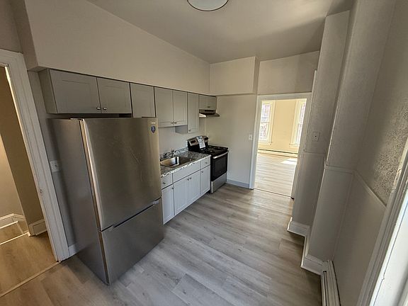 3rd image of 53 Walnut St Floor 2