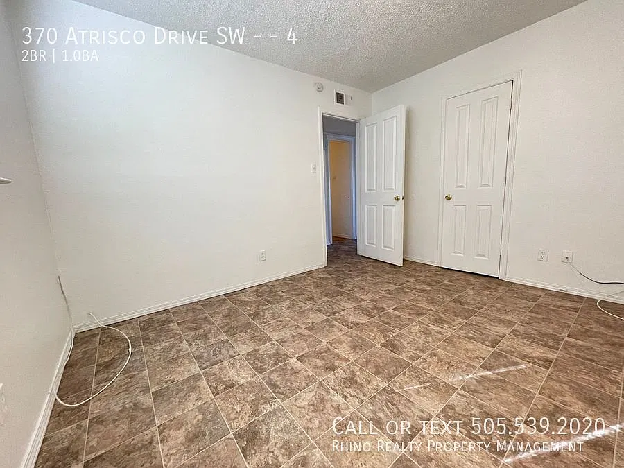 Welcome To Valle Del Sol! Lovely 2 Bedroom, 1 Bath In The SW! — Photo 4