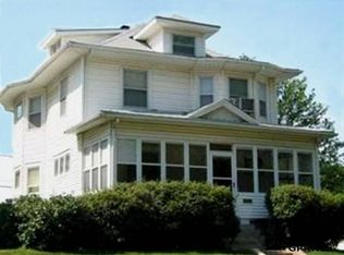 2207 Deer Park Blvd, Omaha, NE 68108