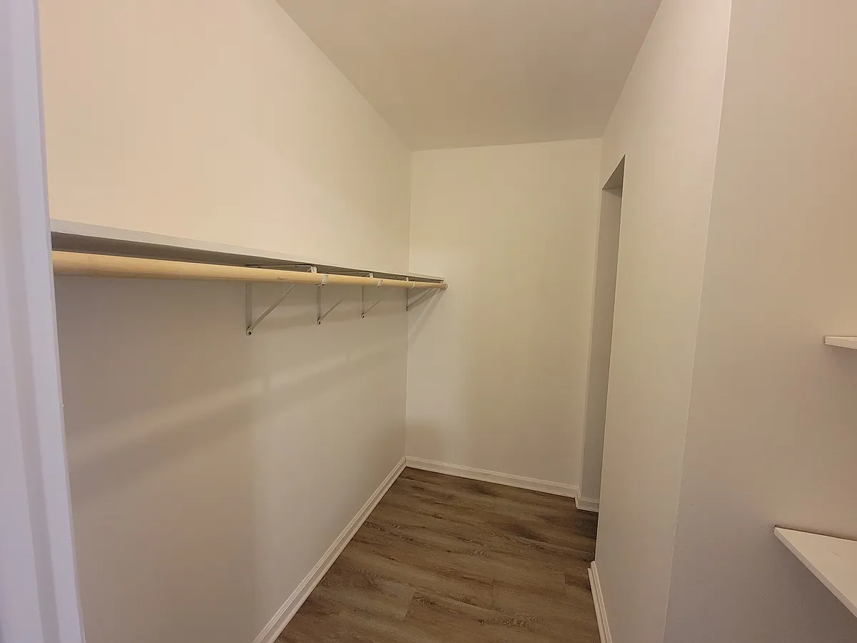 Building Photo - 3300 Starlight Dr #8