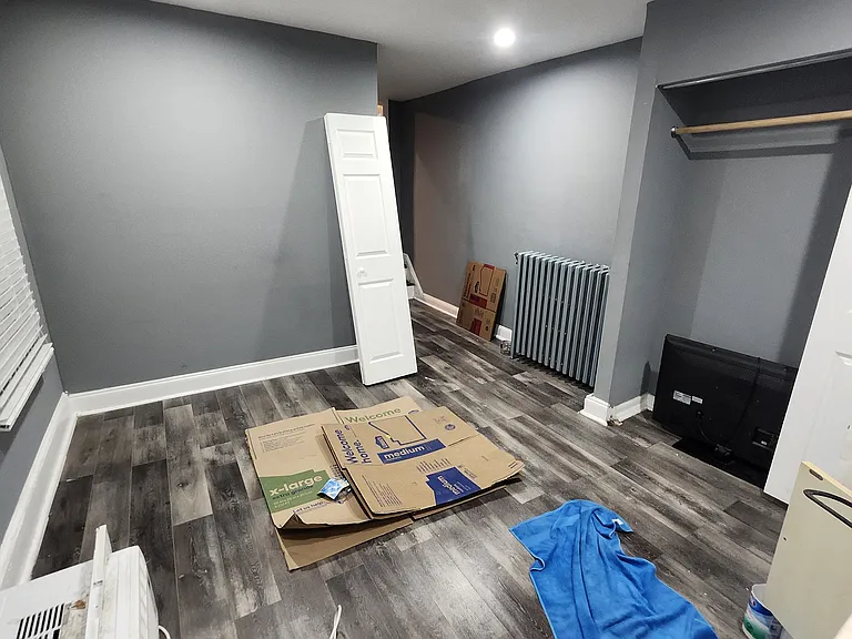 1411 W Lombard St — Photo 6