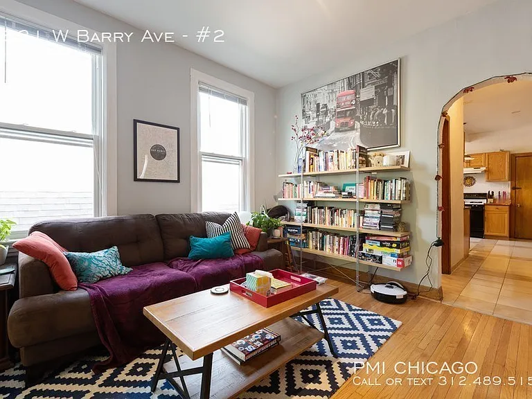 1521 W Barry Ave #2 — Photo 1