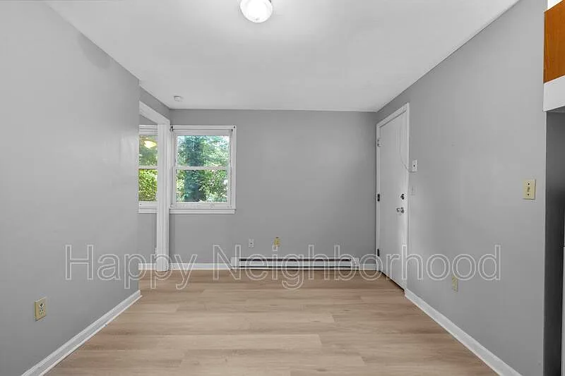 Building Photo - 451 Divinity St #I