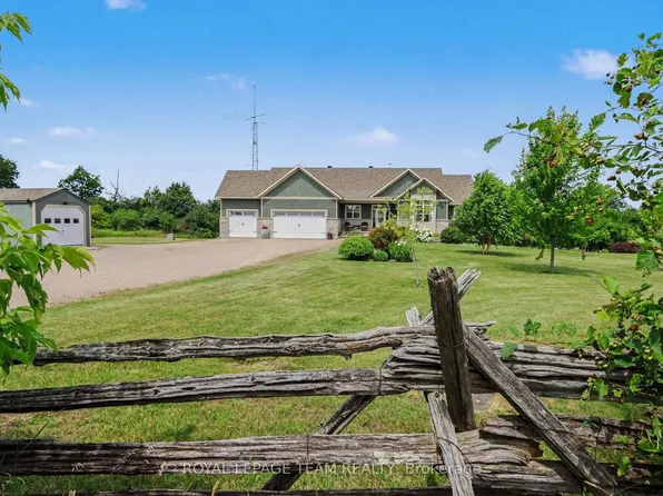 10 Old Kingston Rd, Rideau Lakes, ON K0G 1L0