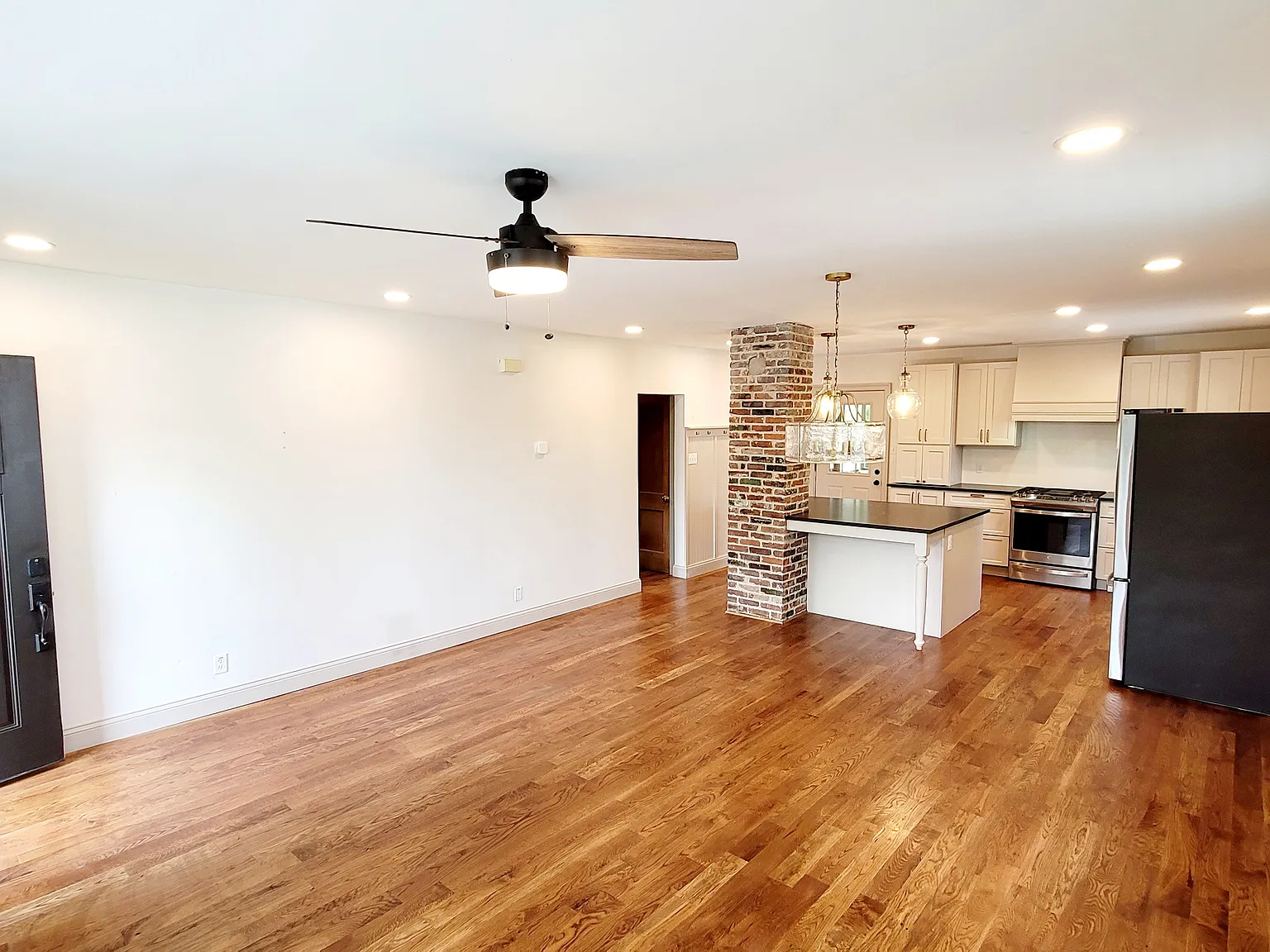 3 bed, 1218 sqft, $2,750 — Photo 4
