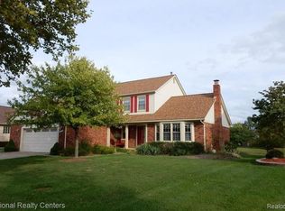 5164 Crowfoot Dr, Troy, MI 48085