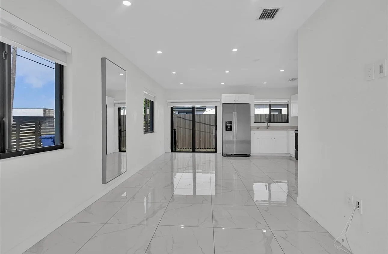 3 bed, 2000 sqft, $3,500 — Photo 4