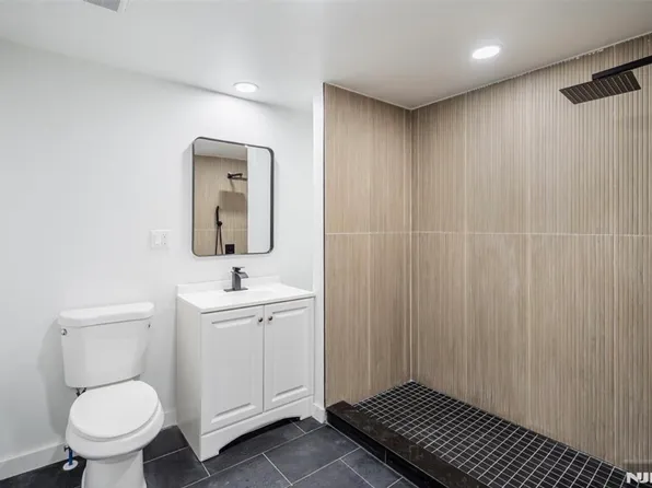 90 N Grove St Floor 3, East Orange, NJ 07017