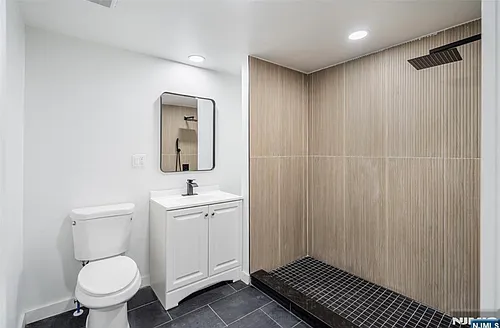 90 N Grove St #3 Photo 1
