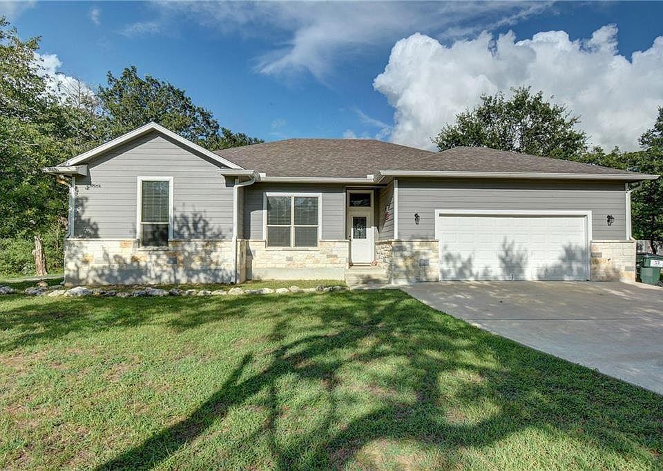 1st image of 137 S Pohakea Dr