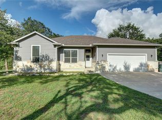 137 S Pohakea Dr, Bastrop, TX 78602