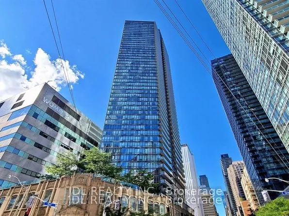 832 Bay St Unit 3708, Toronto, ON M5S 1Z6