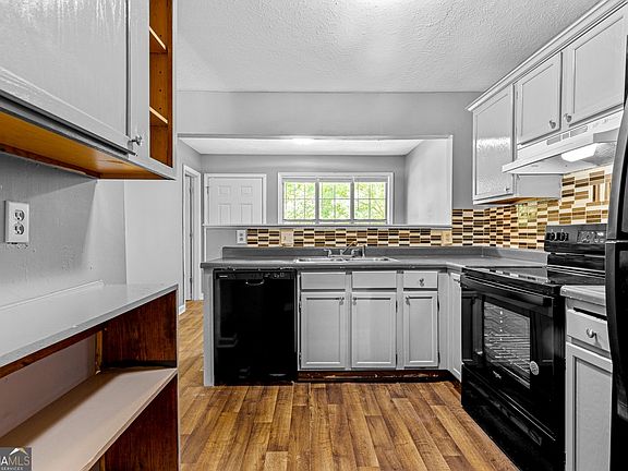 5th image of 145 Davis Mill Ct