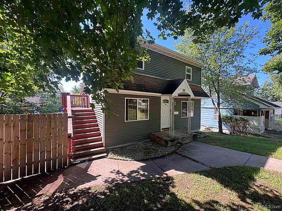 3rd image of 709 E H St