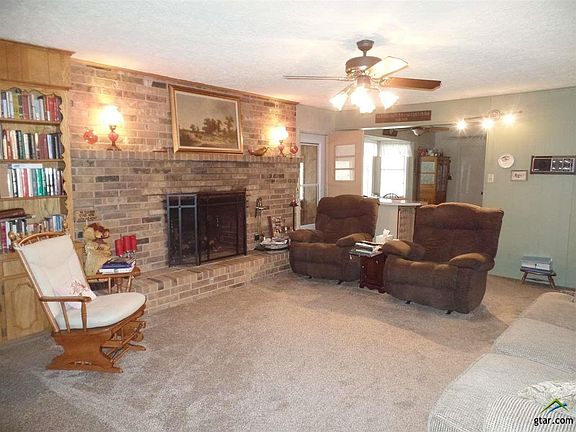 2nd image of 407 Angelina St