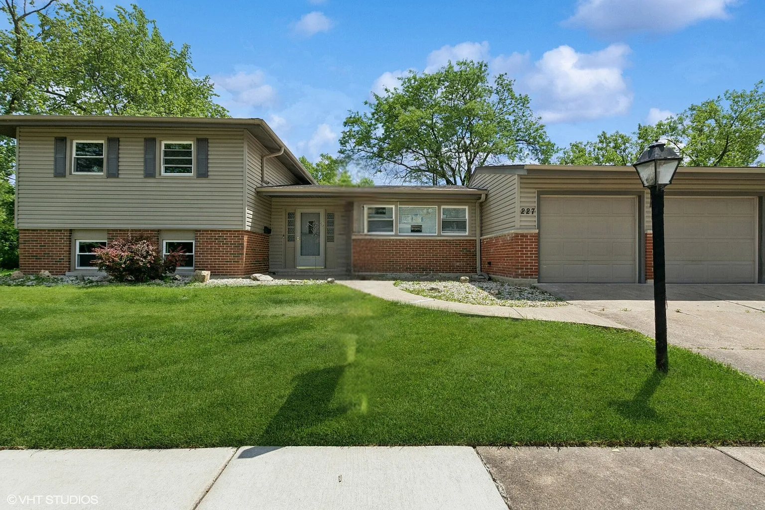 227 Hickory St photo 1