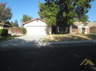 3209 Green Mountain Ln, Bakersfield, CA 93312