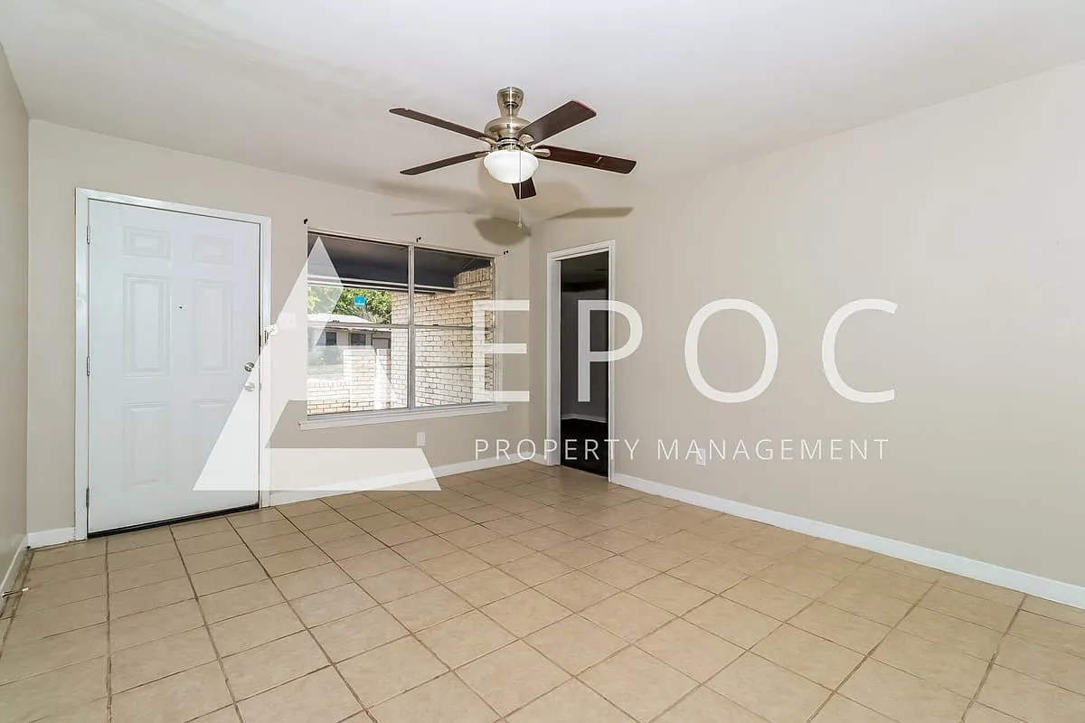 1407 Duvall Dr — Photo 4