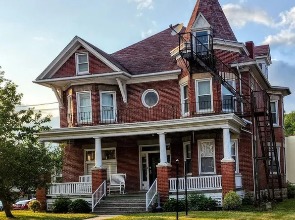 Apartment in Bedford, PA, 233 E Pitt St #5, Bedford, PA 15522