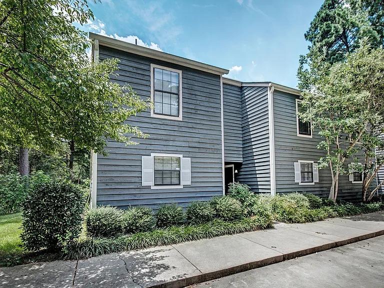 Bellegrove Condos — Photo 2