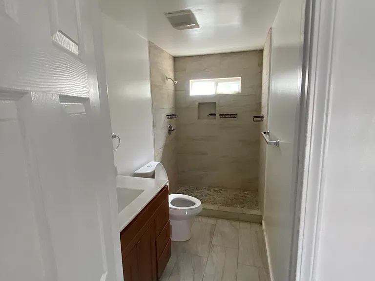 1851 Magnolia Ave #1/2 — Photo 4