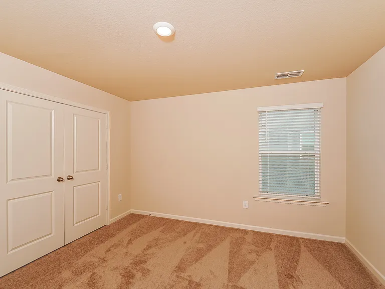 535 Clover Cir — Photo 11