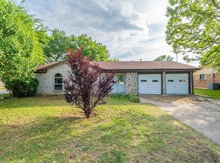 321 NW Summercrest Blvd, Burleson, TX 76028