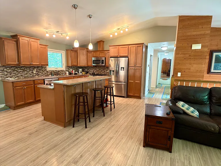 9023 Jupiter Dr — Photo 2